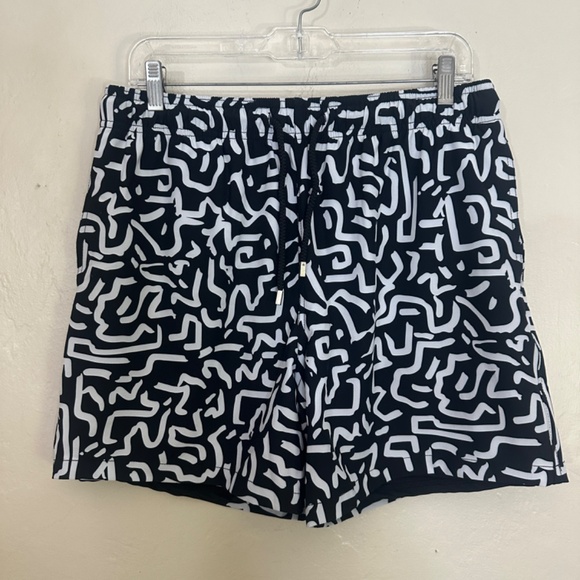 Capelle Swim Trunks Large runs small 32-40" waist 5.5" inseam Nylon blend - Picture 2 of 4